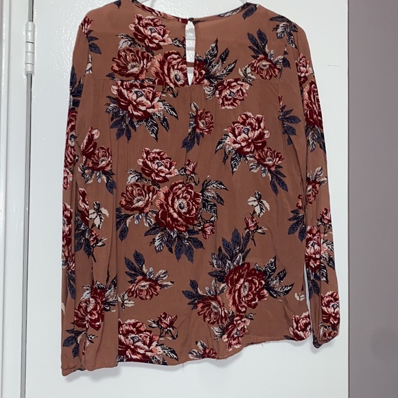 Size M blouse‎ from Charlotte Russe - Picture 3 of 4